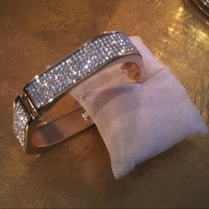 Gold and diamond costume jewelry bracelet